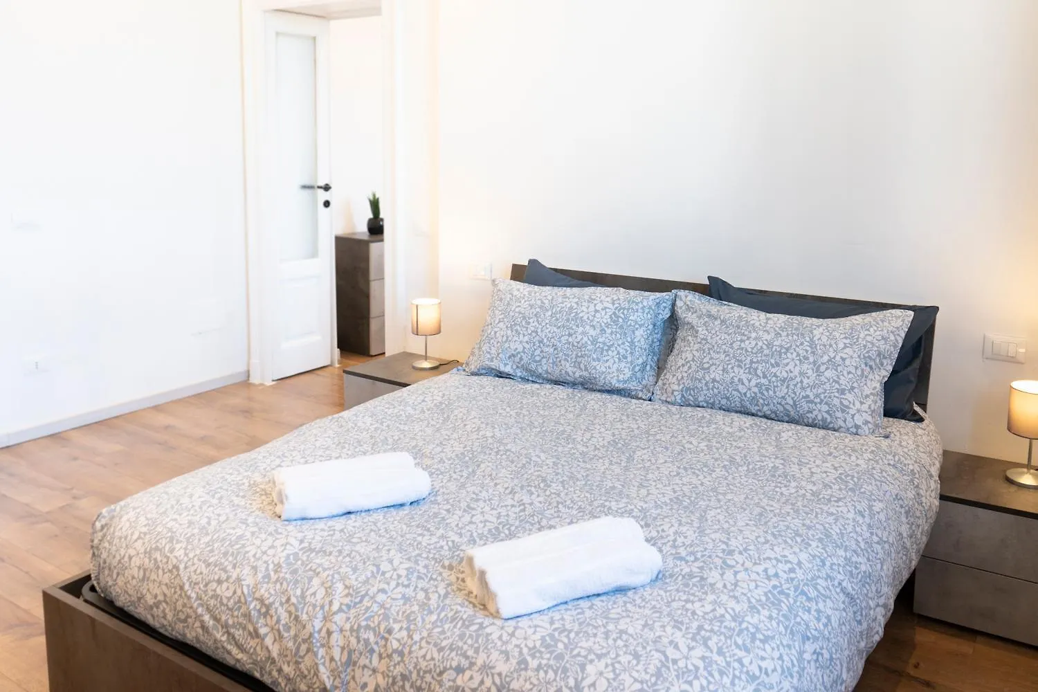 Lic11 Large Apartment Central Of Milan