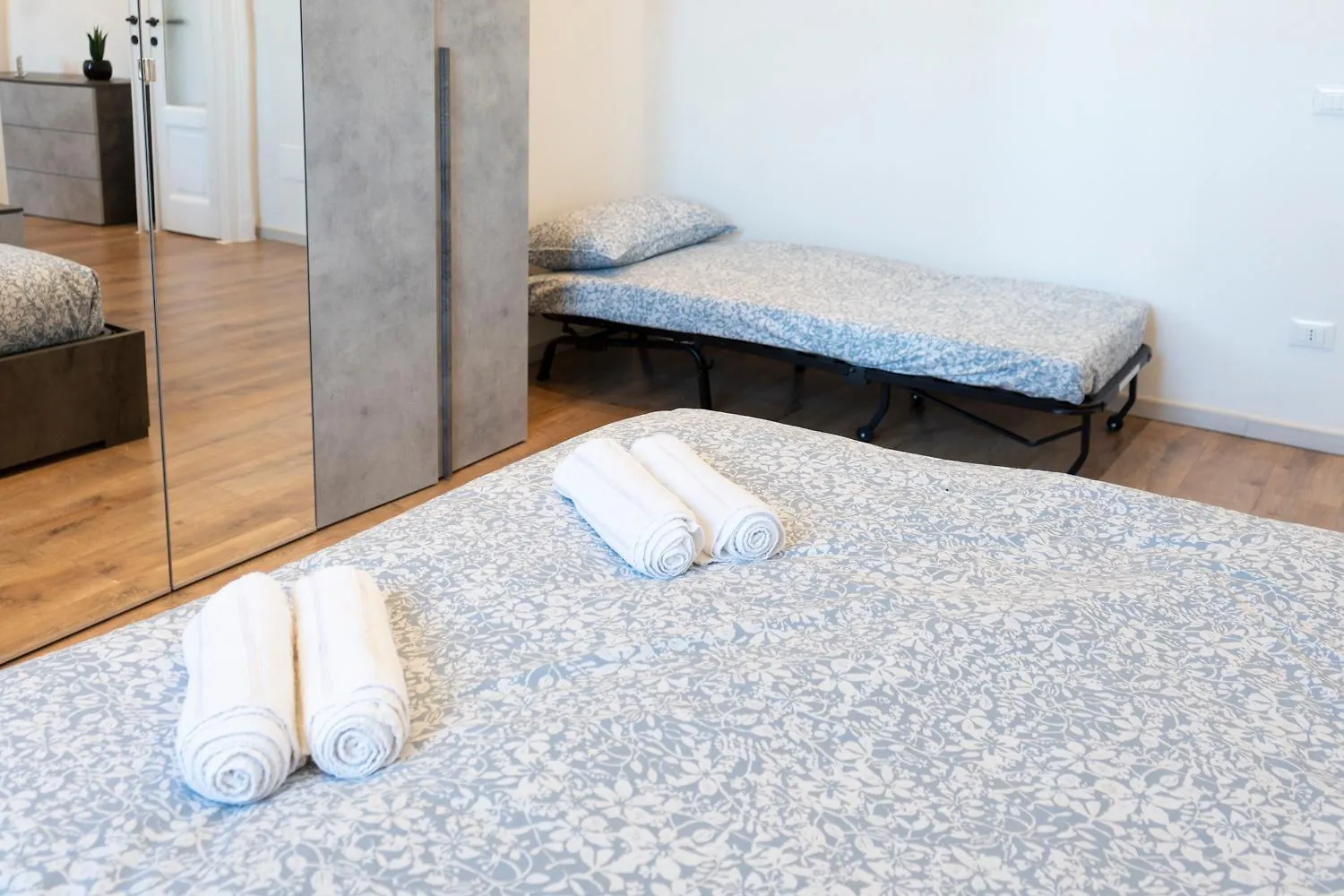 Lic11 Large Apartment Central Of Milan